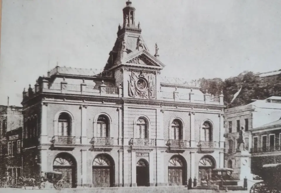 Edificio histórico del cuartel en Valparaíso